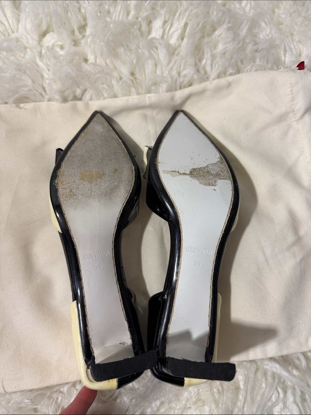 Louis Vuitton Two-Tone Pointed Toe Pumps in Black and White size 39 or 8.5 - Picture 10 of 13